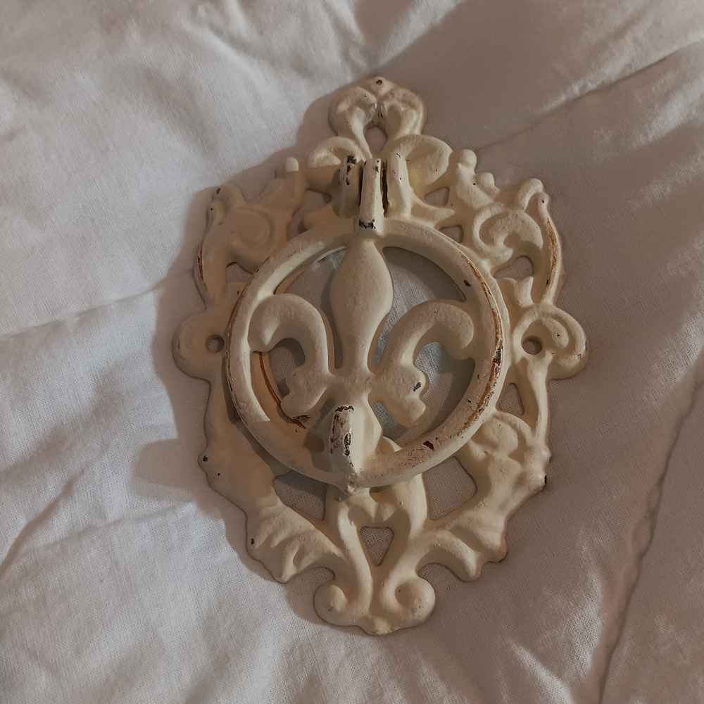 Vintage Cream Wall Decor Plaque